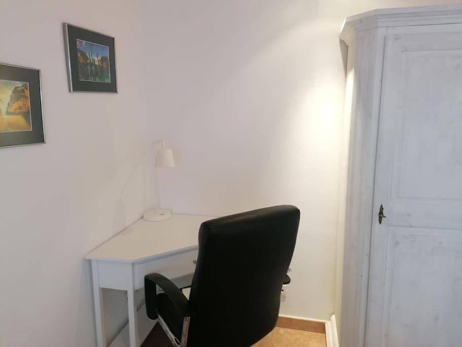 Haus Jaeger Ruheoase Im Gruenen Apartment Lohfelden Ngoại thất bức ảnh