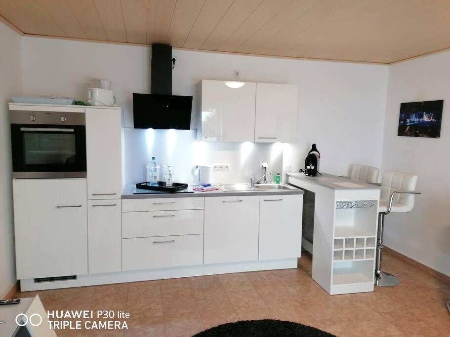 Haus Jaeger Ruheoase Im Gruenen Apartment Lohfelden Ngoại thất bức ảnh